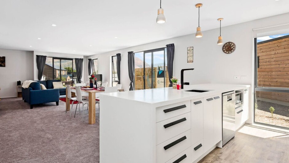 The Place To Be - Wānaka Holiday Home