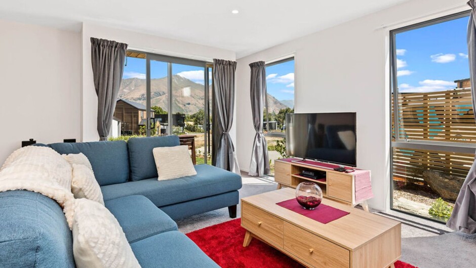 The Place To Be - Wānaka Holiday Home