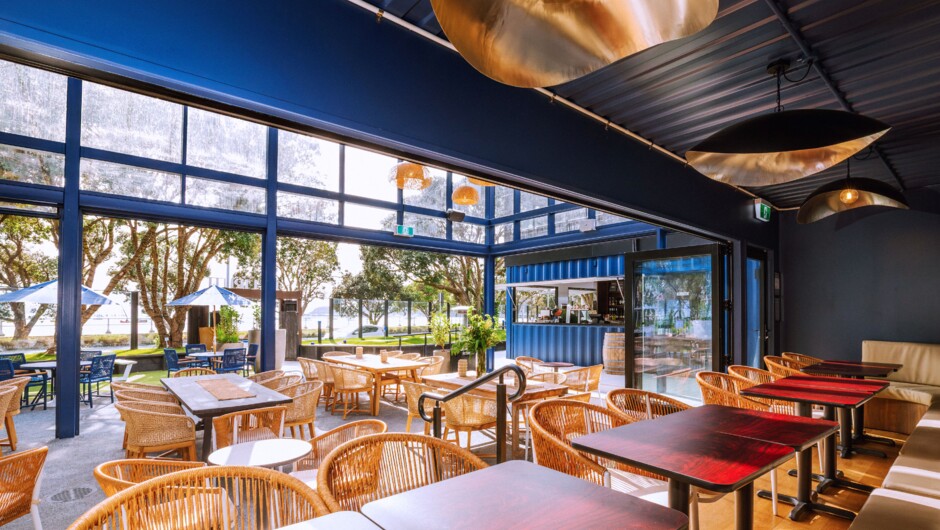 Bar &amp; Restaurant