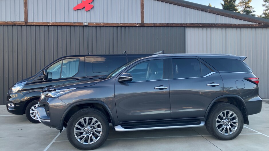 Enjoy our private tours and transport in our late model, comfortable and luxurious vehicles.