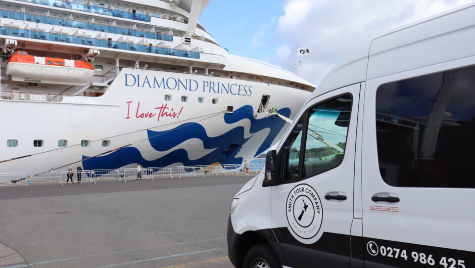 Smith Tour Company with Diamond Princess, Port of Tauranga