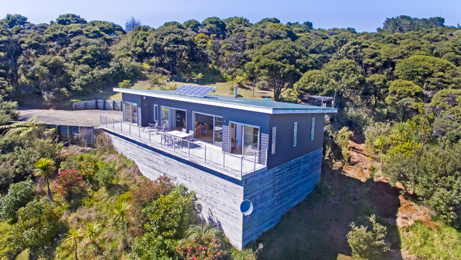 Ruru House - off-grid solar-powered holiday home at Medlands Beach, Great Barrier Island