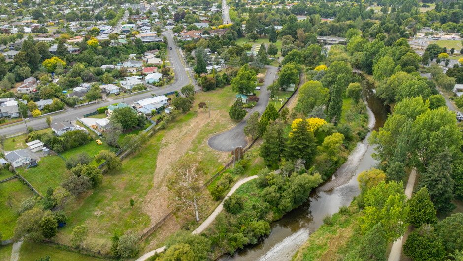 Waipoua River next to Mawley Holiday Park