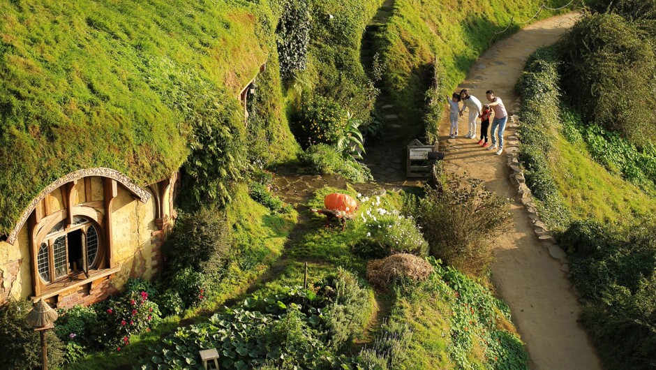 Hobbiton Movie Set