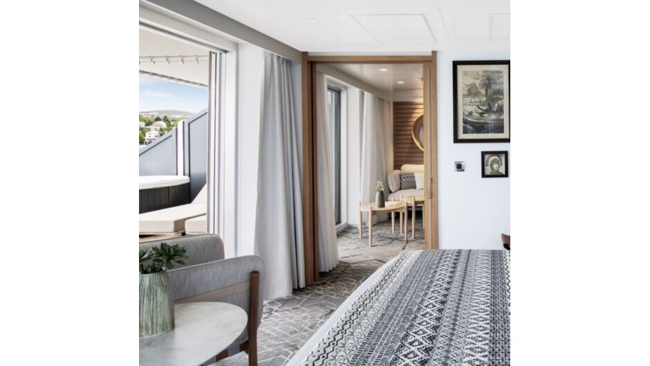 Luxury cruising and unforgettable journeys