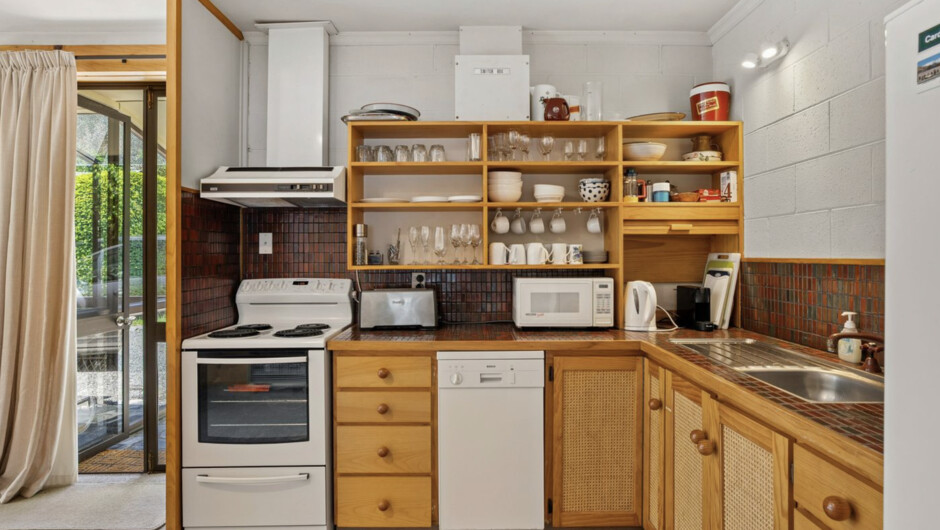 Lakeside Serenity - Wānaka Holiday Home