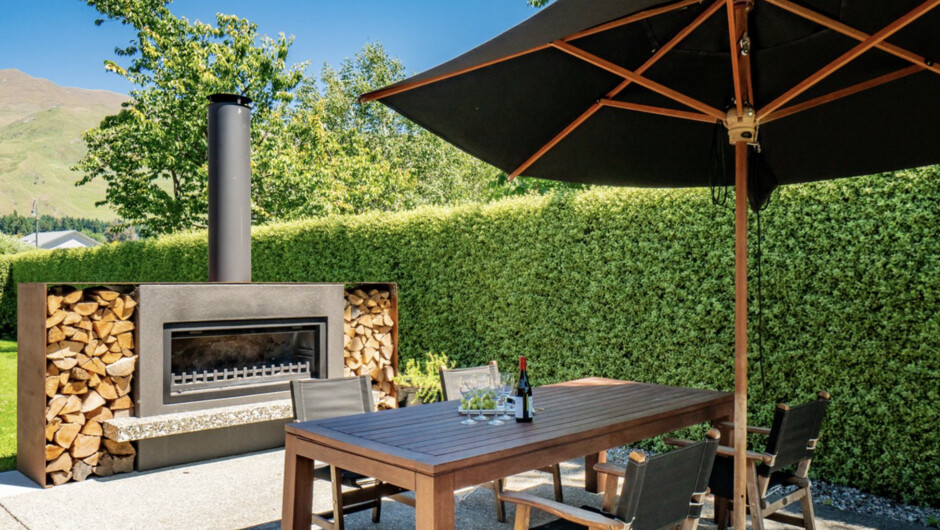 Modern Lake Haven - Wānaka Holiday Home