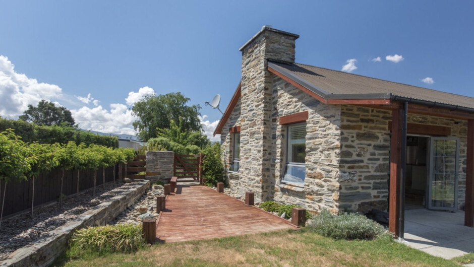 Modern Cottage Charm - Albert Town near Wānaka
