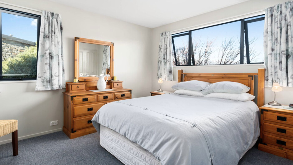 Mount Iron Magic - Wānaka Holiday Home