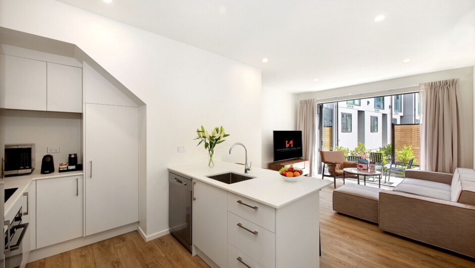 Three Bedroom Apartment - Fully equipped kitchen, washing machine &amp; dryer