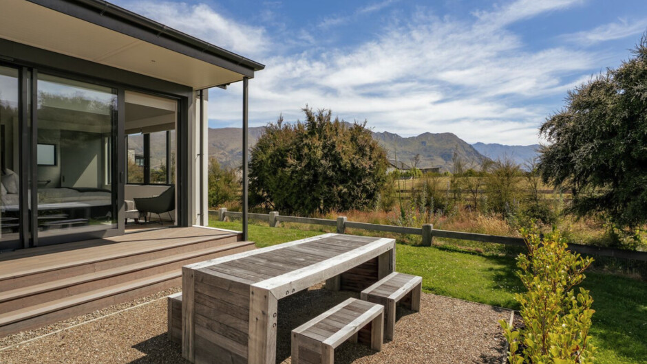 Bull Ridge Escape - Wānaka Holiday Home