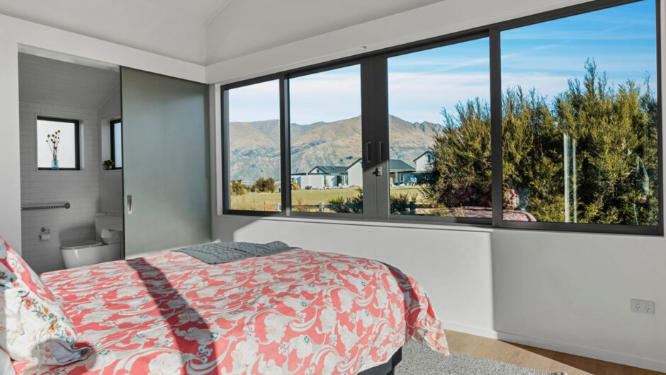Bull Ridge Escape - Wānaka Holiday Home