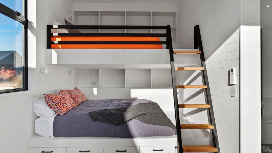 Bull Ridge Escape - Wānaka Holiday Home