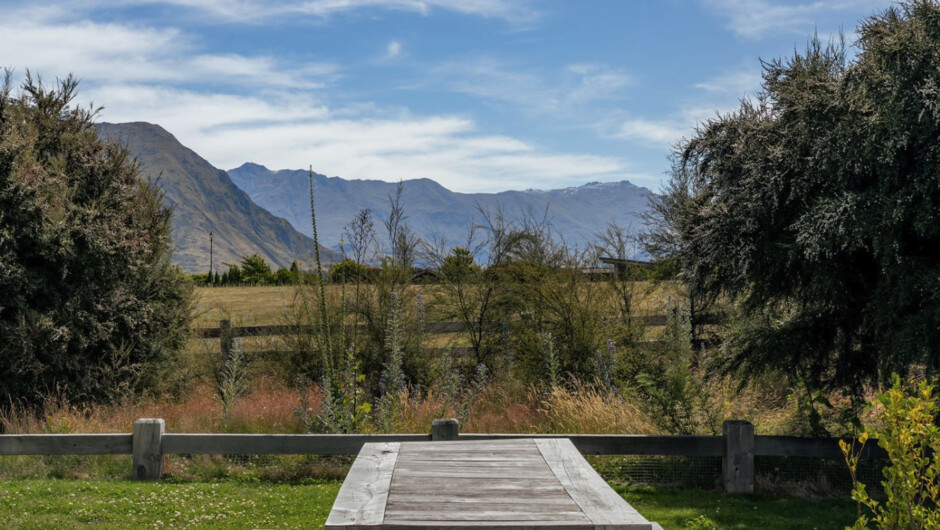 Bull Ridge Escape - Wānaka Holiday Home