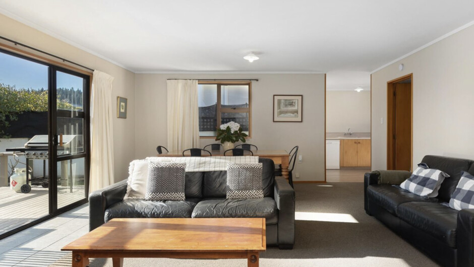 Downtown Delight - Wānaka Holiday Home