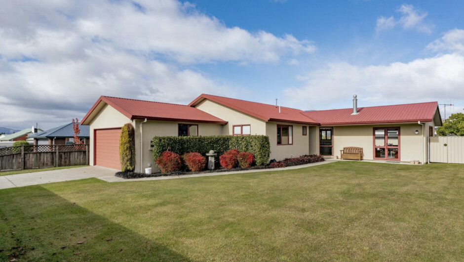 Alpine Scenery - Wānaka Holiday Home
