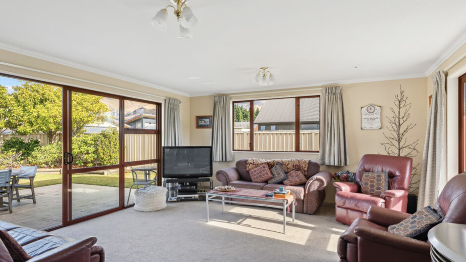 Alpine Scenery - Wānaka Holiday Home