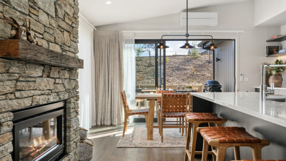 86 on Kirimoko - Wānaka Holiday Home