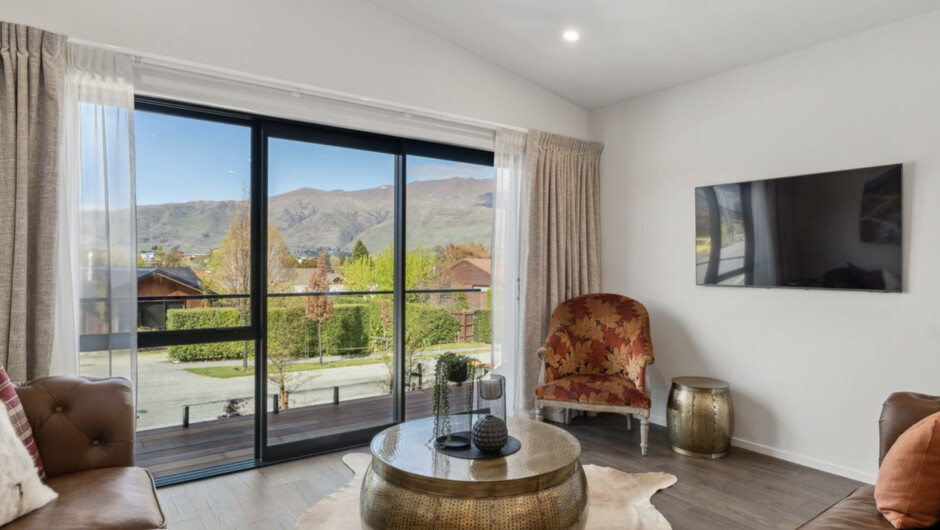 86 on Kirimoko - Wānaka Holiday Home
