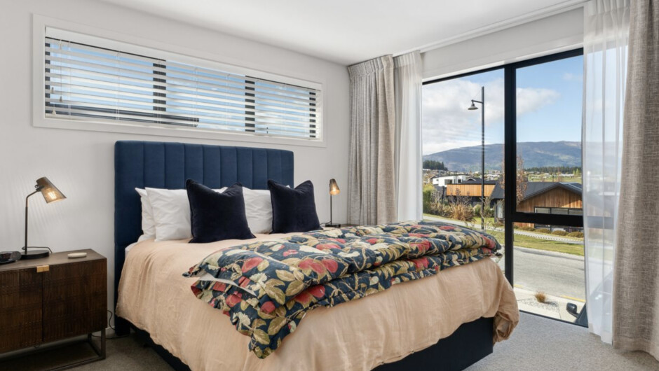 86 on Kirimoko - Wānaka Holiday Home