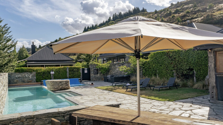 Kiwi Ski Cottage - Wānaka Holiday Home
