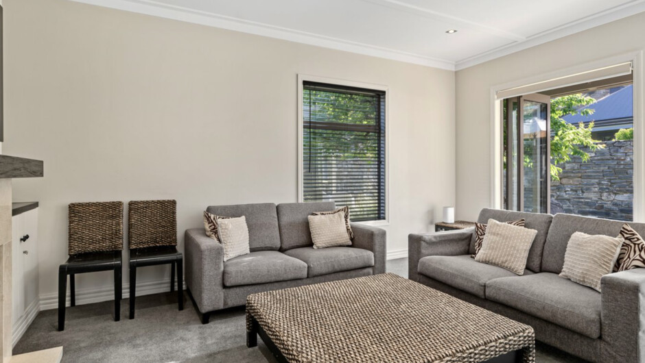 Kiwi Ski Cottage - Wānaka Holiday Home