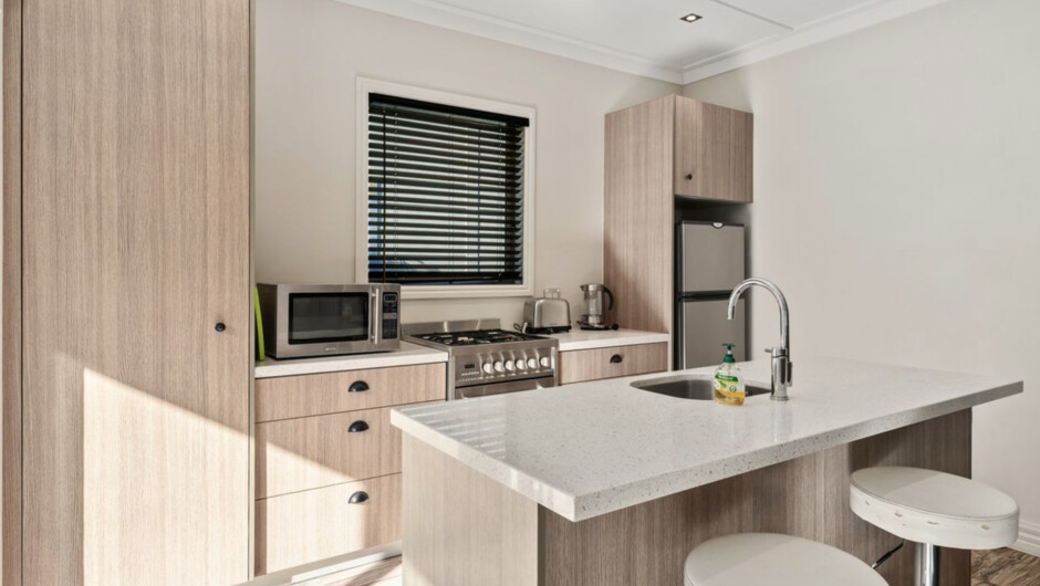 Kiwi Ski Cottage - Wānaka Holiday Home