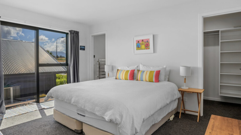 Peak Retreat - Wānaka Holiday Home