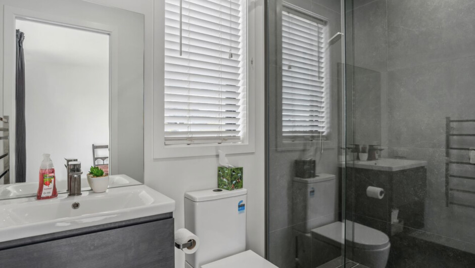 Peak Retreat - Wānaka Holiday Home
