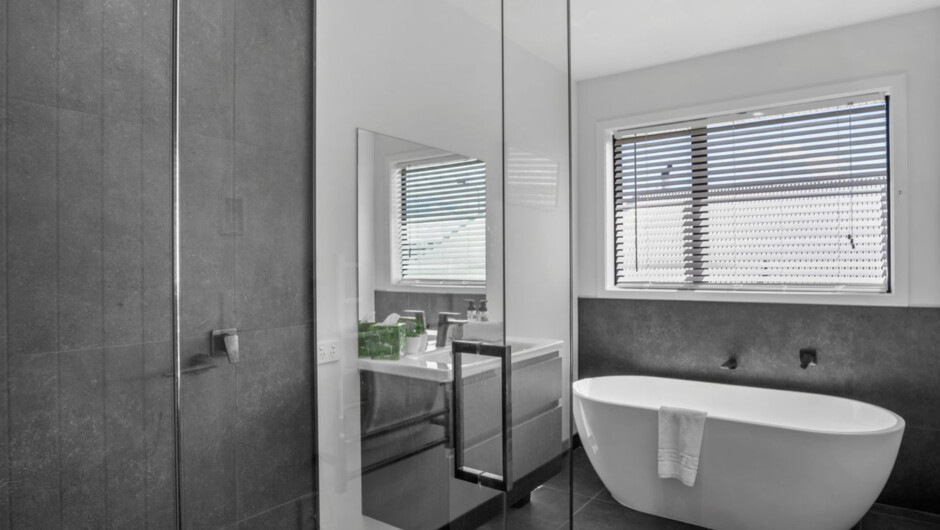 Peak Retreat - Wānaka Holiday Home