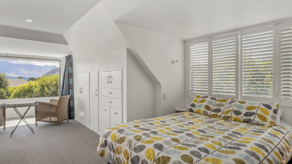 Mountain View Retreat - Wānaka Holiday Home