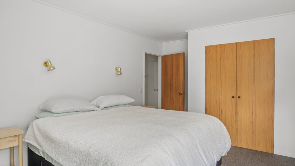 Mountain View Retreat - Wānaka Holiday Home