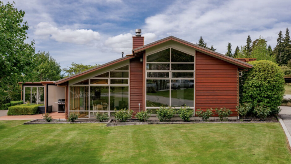 Elderberry Wine - Wānaka Holiday Home