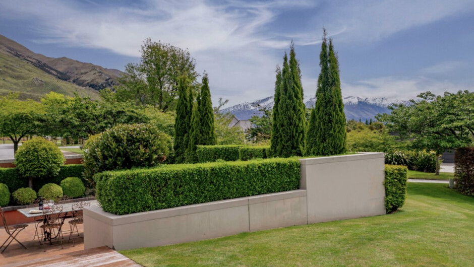 Elderberry Wine - Wānaka Holiday Home
