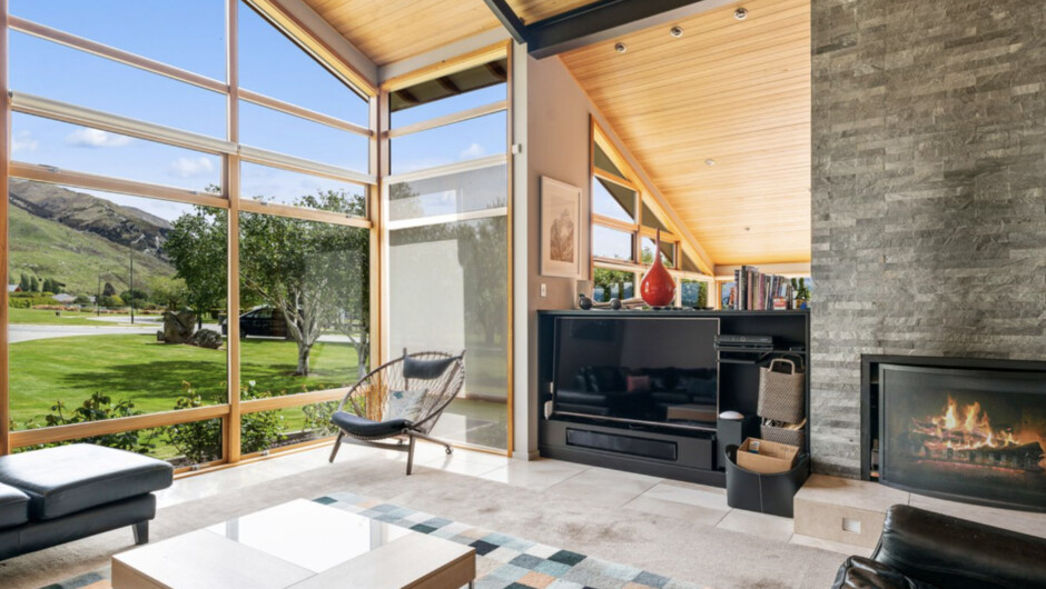 Elderberry Wine - Wānaka Holiday Home