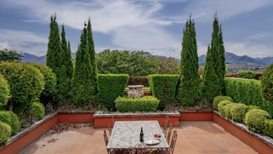 Elderberry Wine - Wānaka Holiday Home