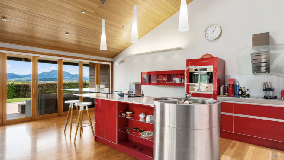 Elderberry Wine - Wānaka Holiday Home