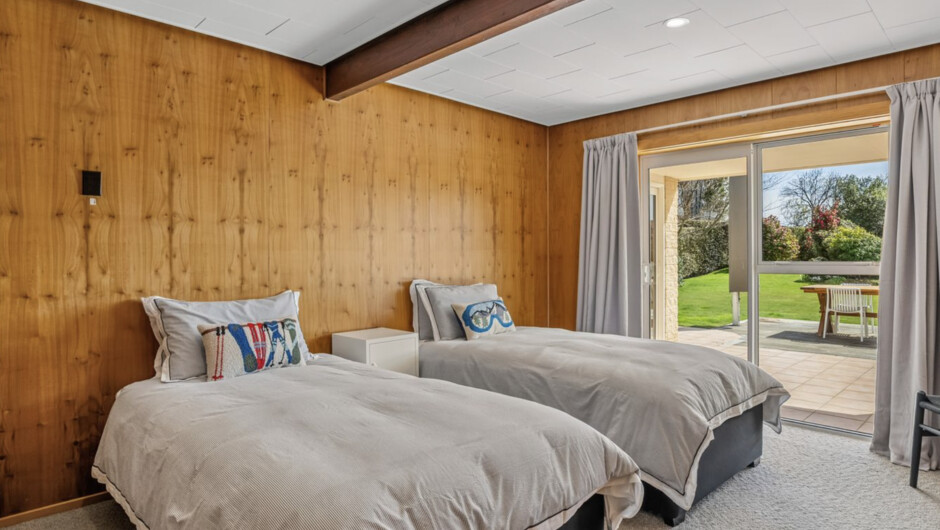 Alpine Meadow Haven - Wānaka Holiday Home