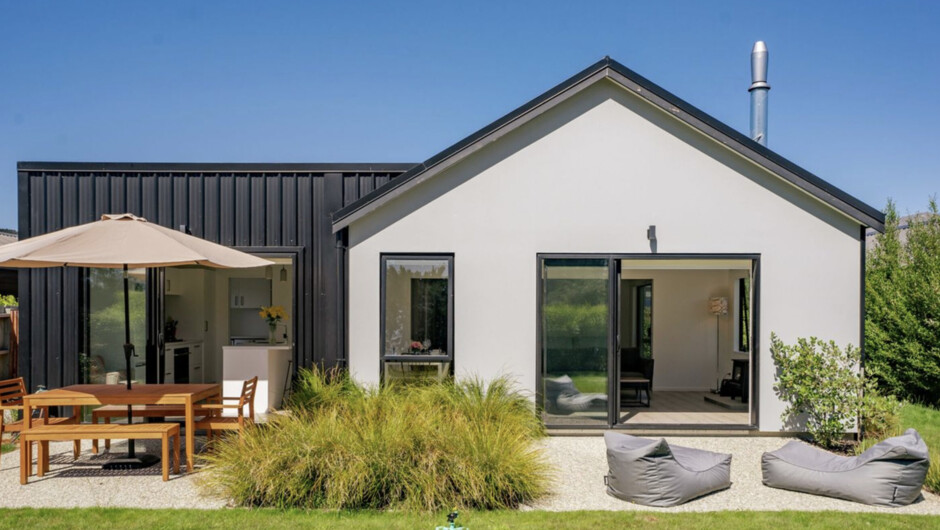 Northlake Hideaway - Wānaka Holiday Home