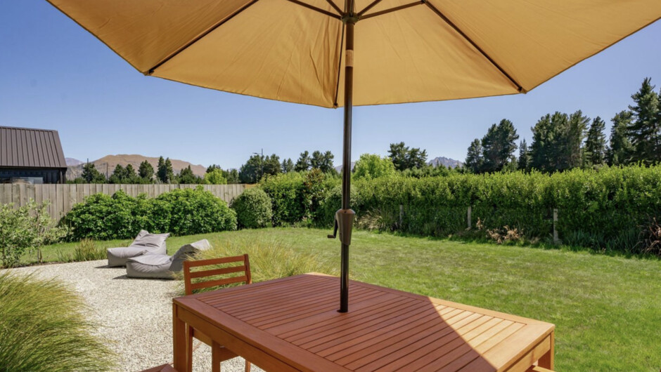 Northlake Hideaway - Wānaka Holiday Home