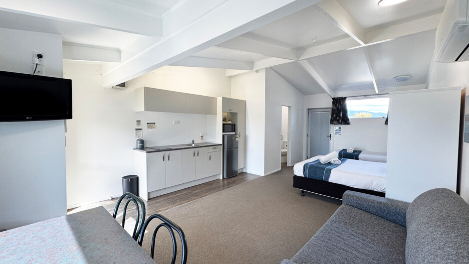 Open-plan kitchen, dining, lounge area