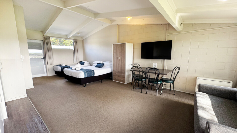 Open-plan kitchen, dining and lounge area