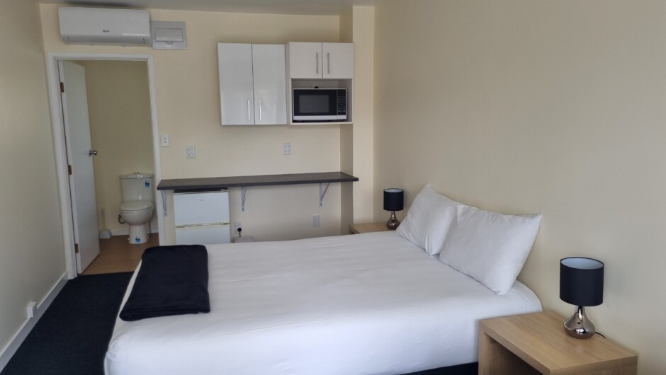 4 Studio units have a Queen bed.