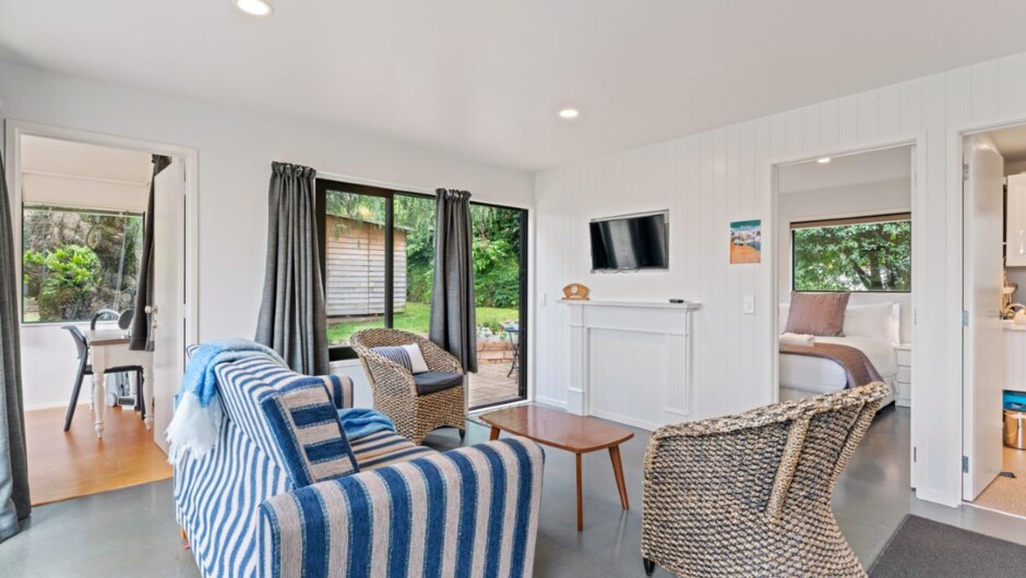 Lake-view Hideaway
