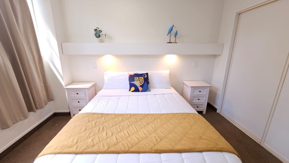 Queen Bed in 2 Bedroom Apartment