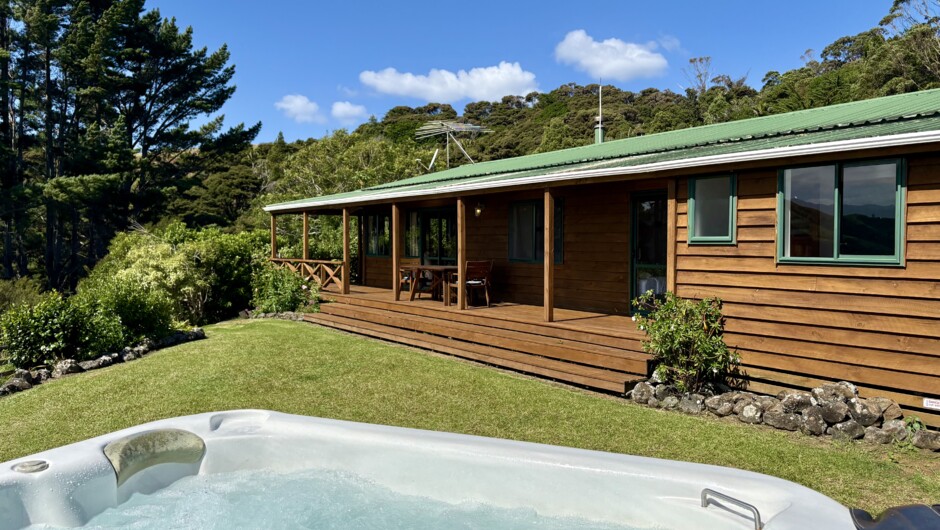 Ocean View Retreat perfect to relax before your Pahi Coastal Walk