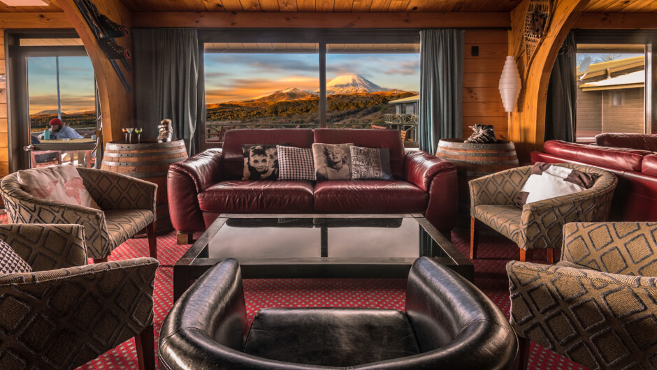 Skotel Alpine Resort - Lounge Bar Area