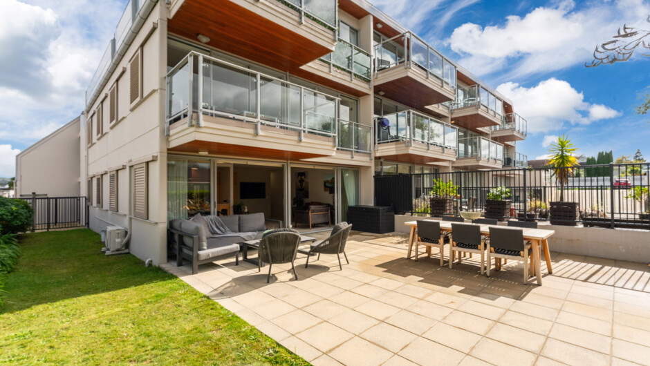 Roberts Street Retreat