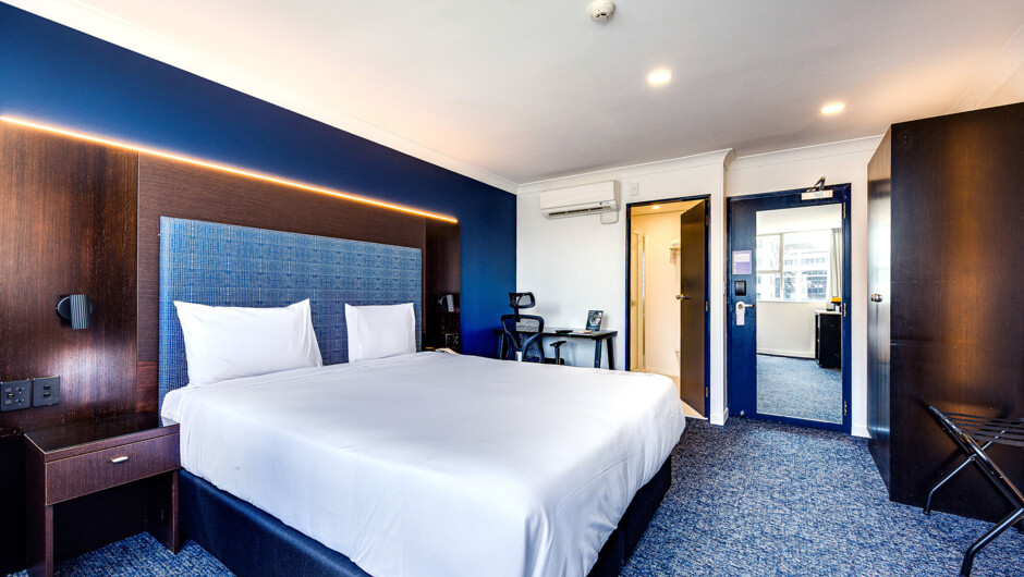 Executive Queen Room