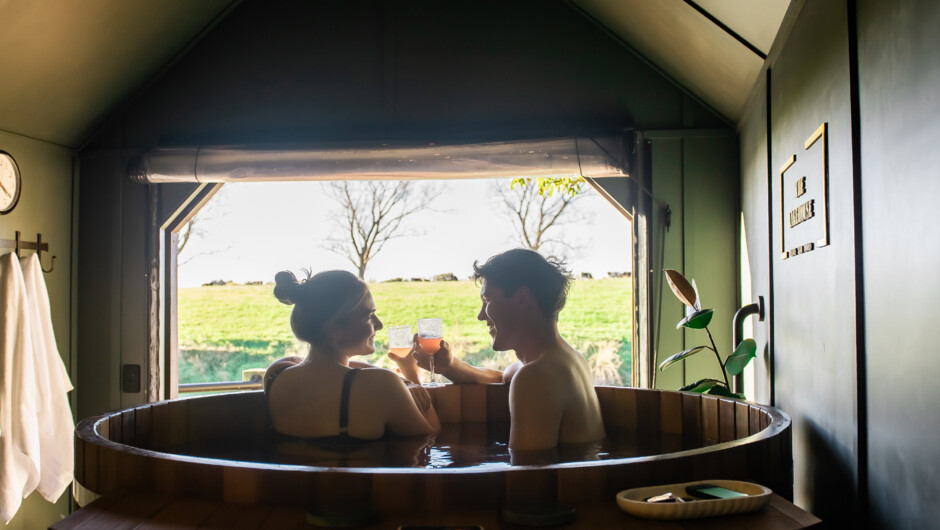 Lakehouse Retreat Hot Pool